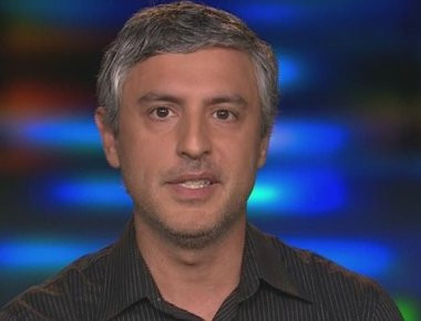 Φρίκη από παρουσιαστή του CNN που τρώει μέρος ανθρώπινου εγκεφάλου! (βίντεο)